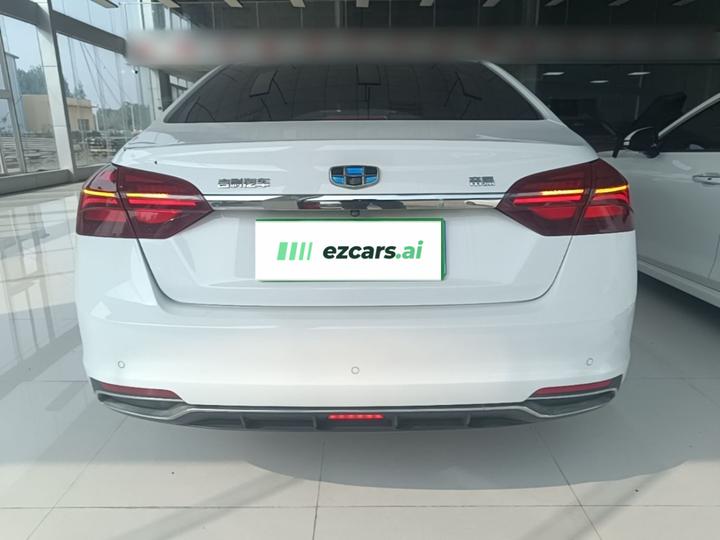 Emgrand 2018 1.5L MT photo 5