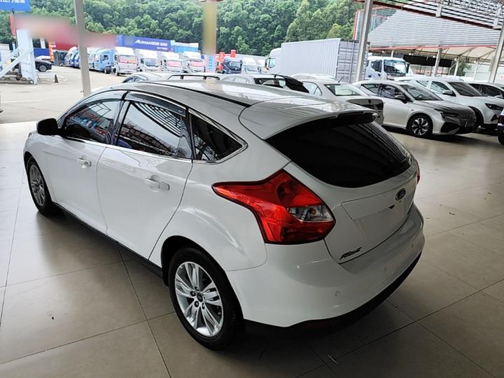 Focus 2012 Hatchback 1.6L AT Comfort photo 4