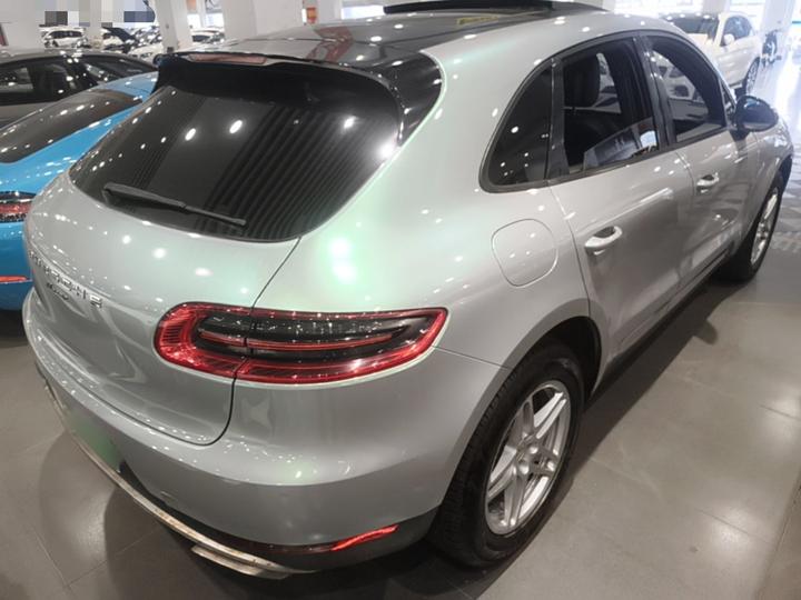 2017 Macan 2.0T photo 6