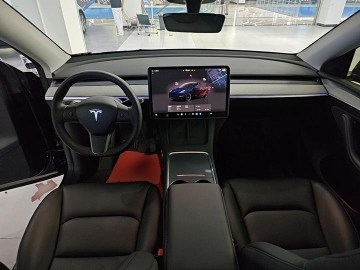 Model Y 2024 RWD photo 5