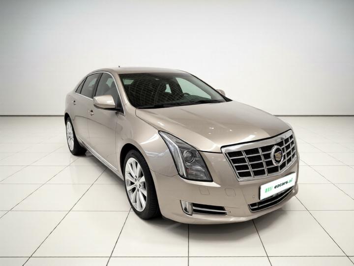 XTS 2013 28T Leading photo 3