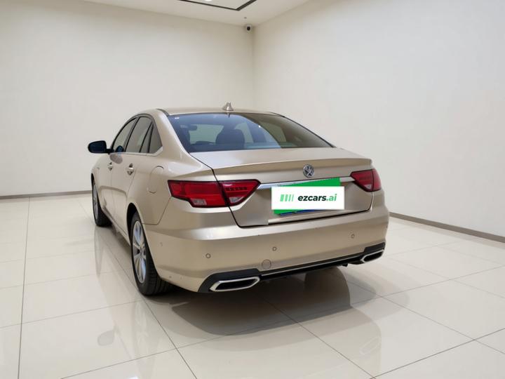 Emgrand GL 2018 1.4T MT Elite Connected photo 4