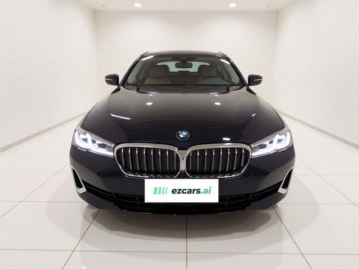 5 Series 2021 530Li Leading Luxury photo 2