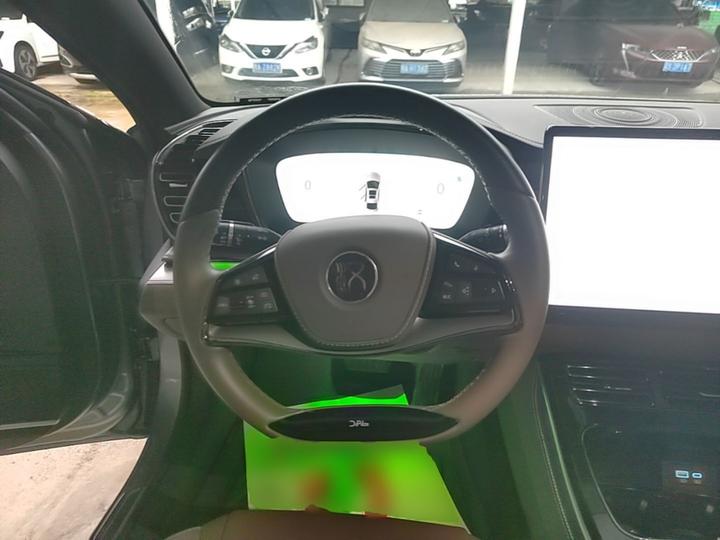 Han 2024 DM-i Honor 121KM Premium photo 2