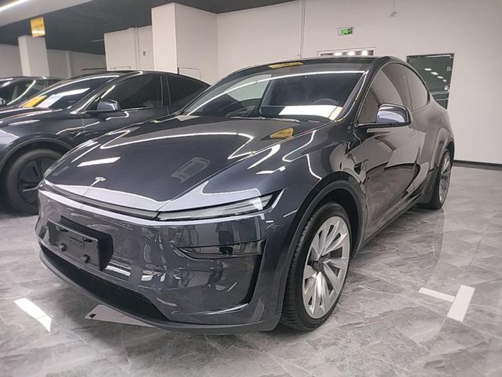 Model Y 2025 Long Range AWD Launch Edition