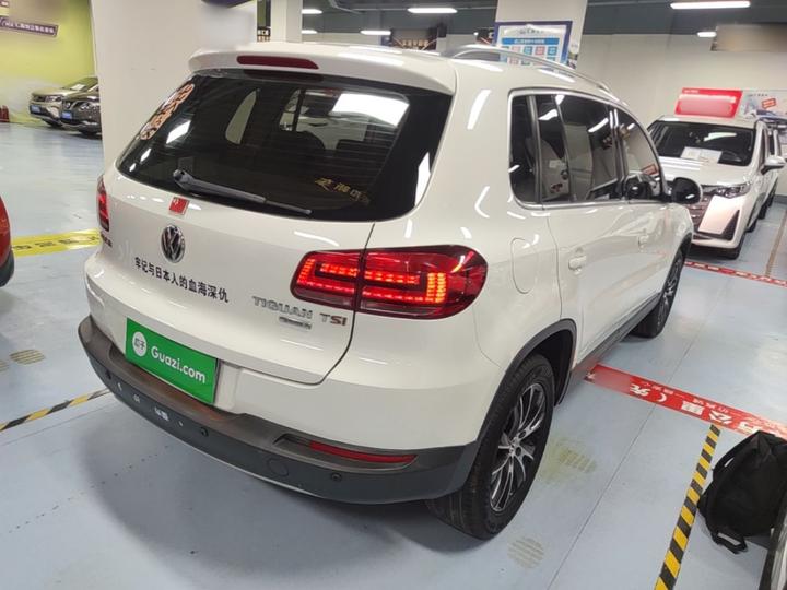 Tiguan 2015 1.8TSI AT RWD Luxury photo 4