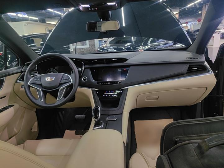 XT5 2018 25T Luxury photo 5