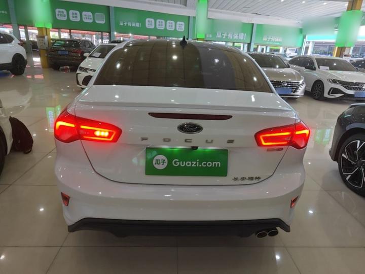 Focus 2020 Sedan EcoBoost 180 AT ST Line photo 3