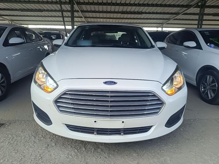 Escort 2017 Facelift 1.5L AT Comfort photo 2