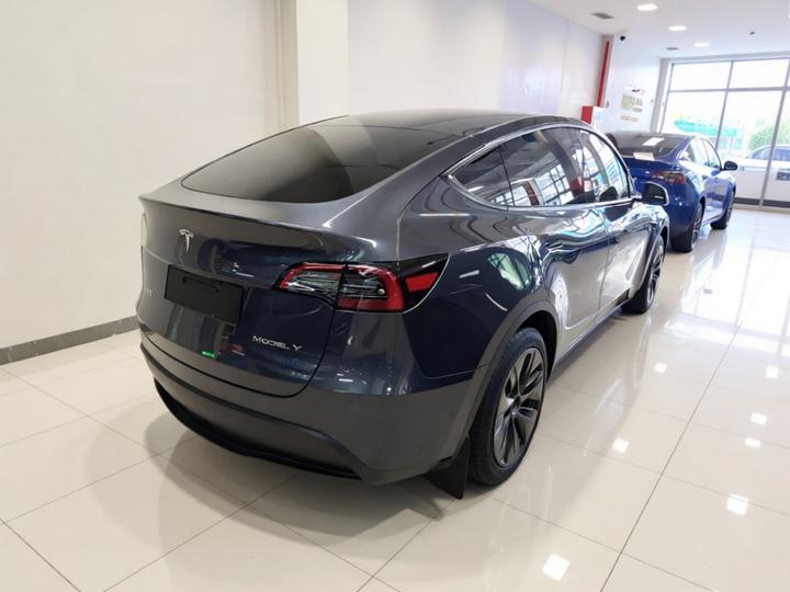 Model Y 2024 RWD photo 4