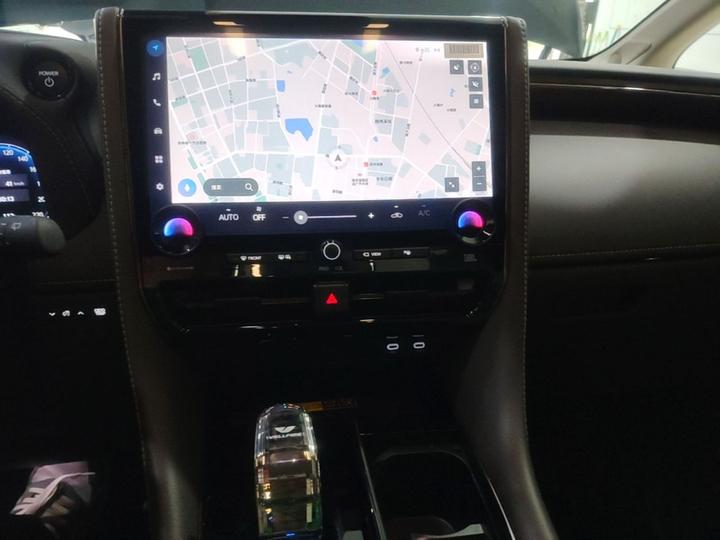 2024 Crown Hybrid 2.5L Supreme Executive photo 8