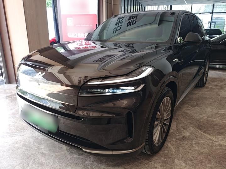 L90 2025 Ultra 6-Seater 85