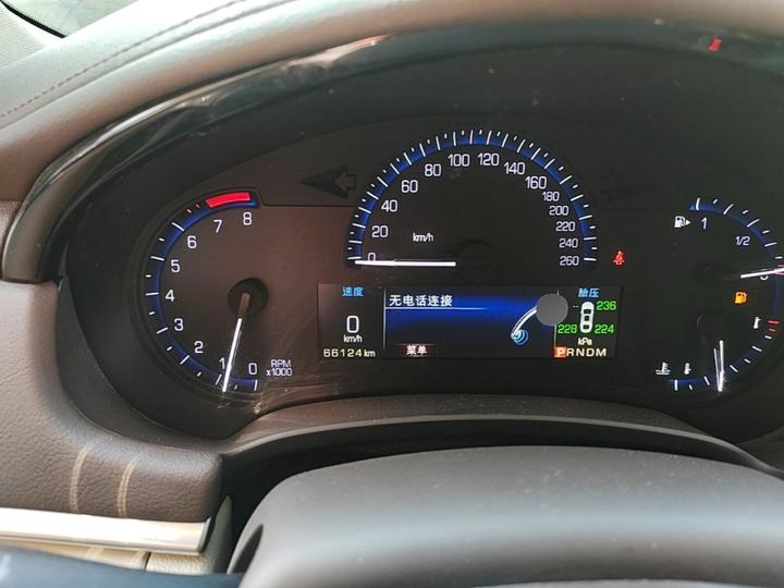 XTS 2016 28T Tech photo 7
