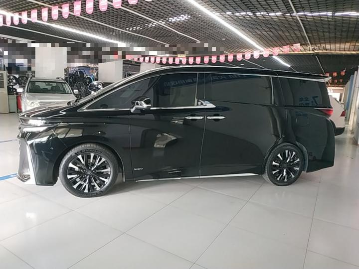 2024 Crown Hybrid 2.5L Supreme Executive photo 4