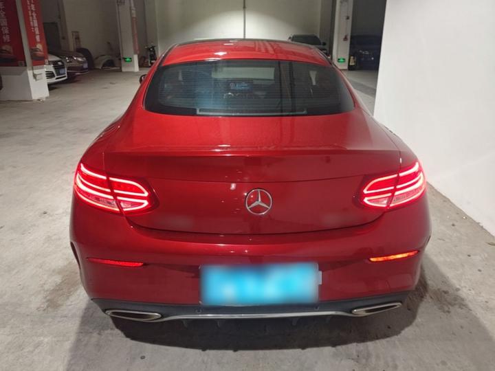 C-Class Imported 2019 C 260 4MATIC Coupe photo 3
