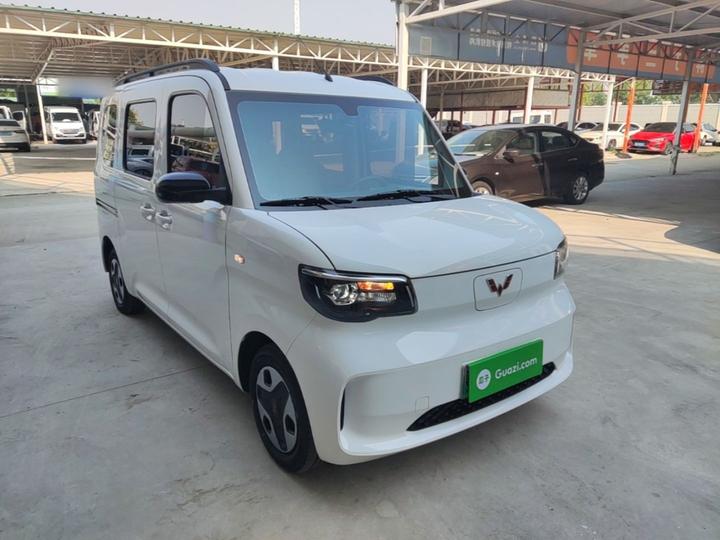 Wuling Zhiguang EV 2025 305km Progressive photo 3