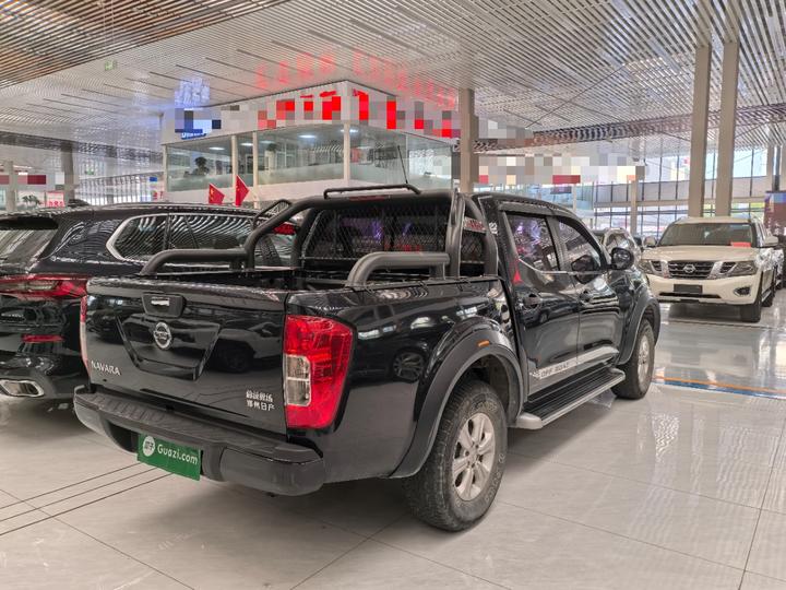 2017 2.5L AT RWD Luxury QR25 photo 4