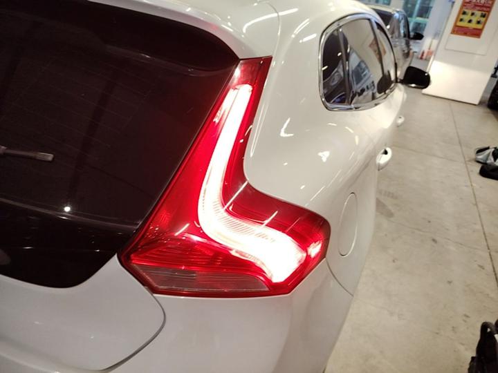 V40 2015 1.6T photo 7