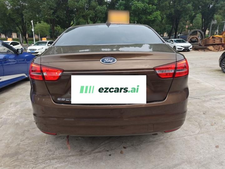 Escort 2015 1.5L MT Comfort photo 5