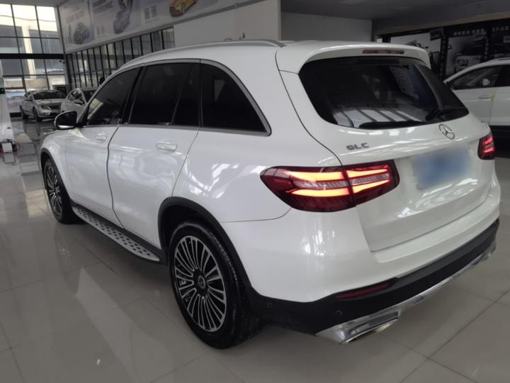 GLC 2018 GLC 200 4MATIC photo 4