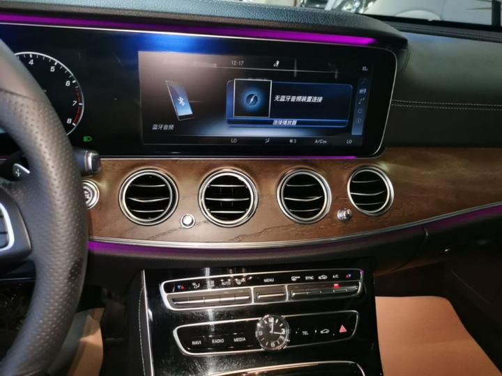 E-Class 2016 E 200 L photo 8