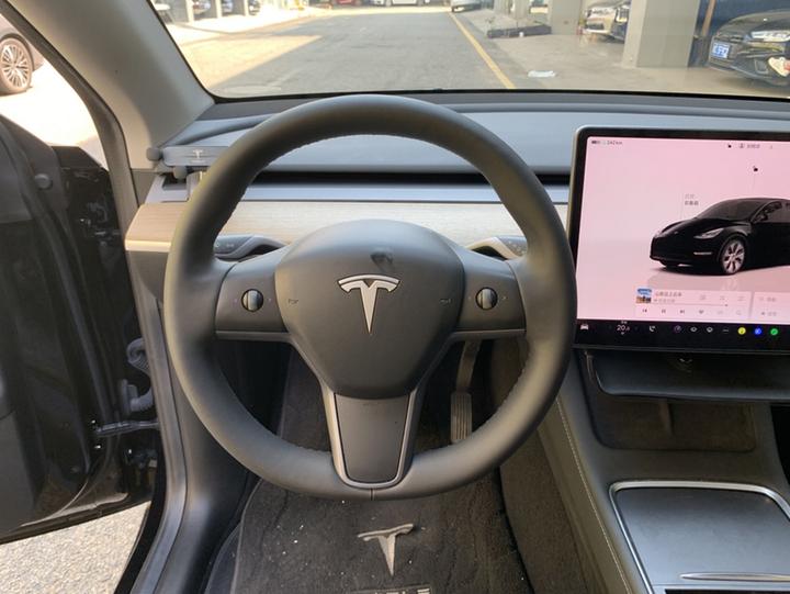 Model Y 2022 Facelift RWD photo 4