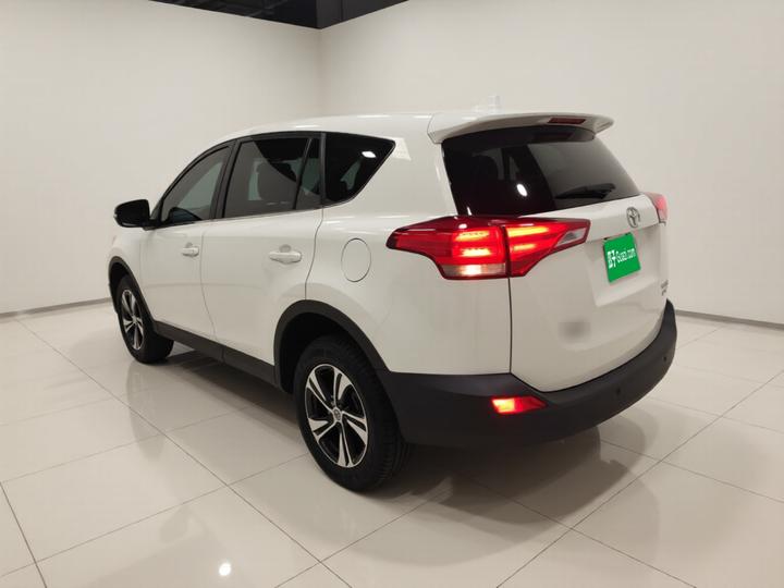 RAV4 2015 2.0L CVT RWD photo 4