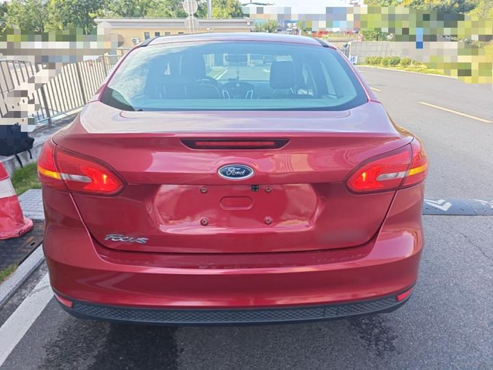 Focus 2015 Sedan 1.6L AT Comfort photo 3