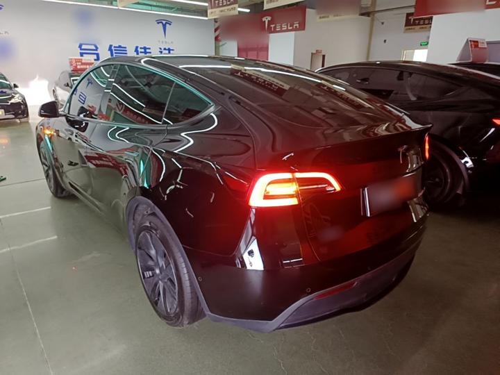 Model Y 2023 RWD photo 4