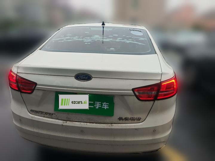 Escort 2015 1.5L AT Comfort photo 5