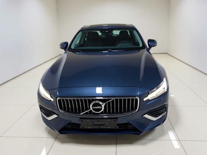 S60 2022 B4 Luxury photo 2