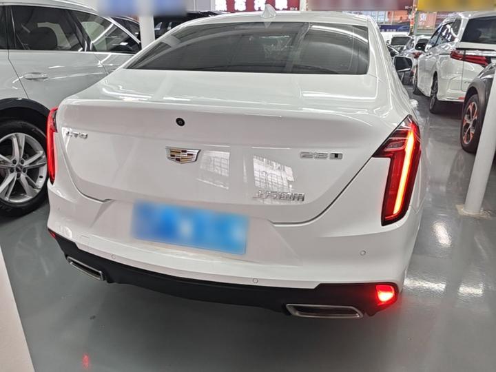 CT4 2022 28T Luxury photo 3