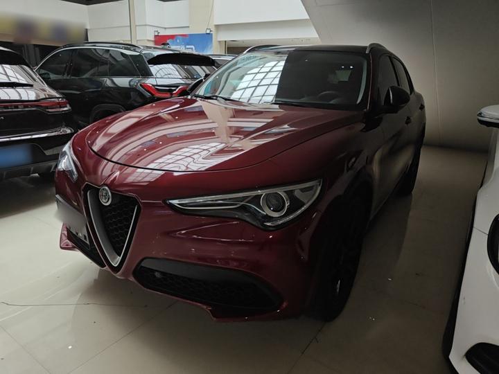 Alfa Romeo Stelvio 2017 2.0T 280HP Luxury