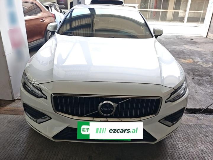S60 2024 B4 Luxury photo 2