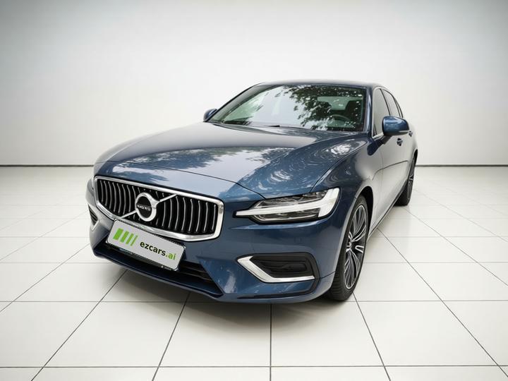 S60 2022 B4 Luxury