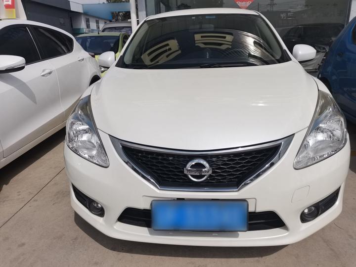 Tiida 2011 1.6L CVT Comfort photo 2