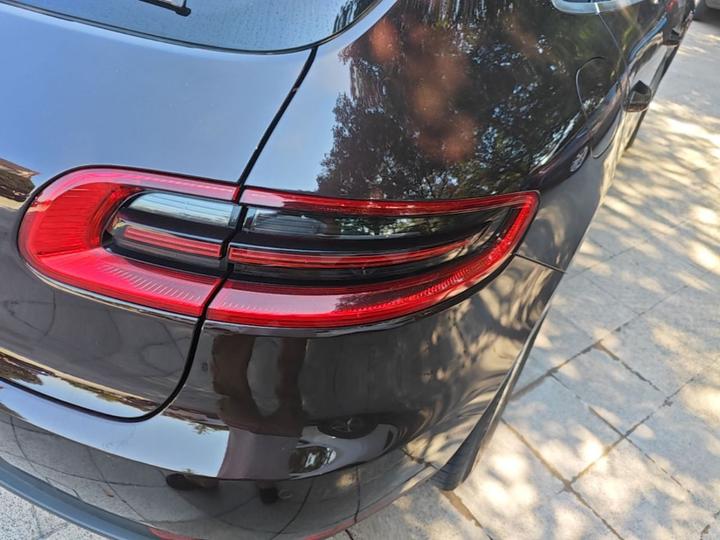 2016 Macan 2.0T photo 7