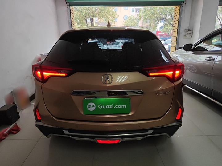 CDX 2016 1.5T RWD Exclusive photo 3