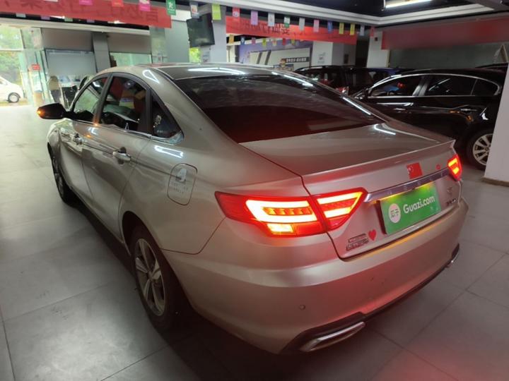 Emgrand GL 2018 1.8L DCT Elite Connected photo 4