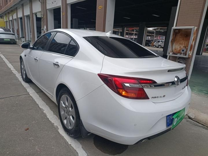 Regal 2015 1.6T Elite Tech photo 4