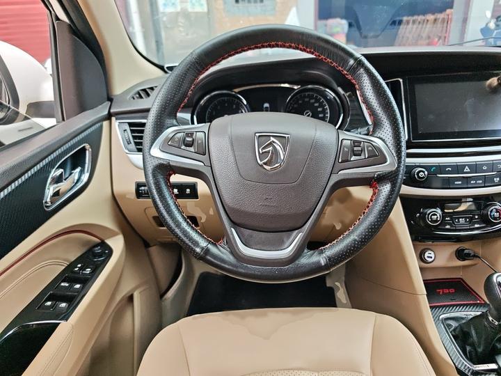 730 2016 1.5L MT Luxury 7-Seater photo 3