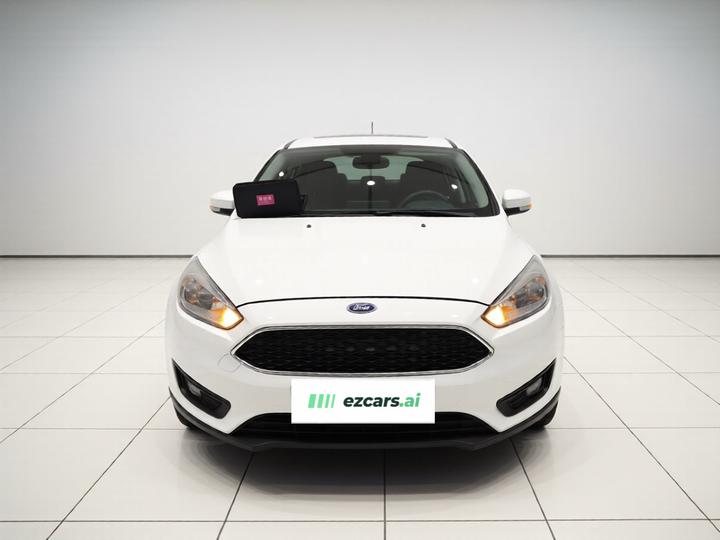 Focus 2015 Hatchback 1.6L AT Comfort photo 2