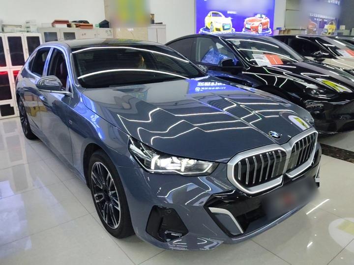 5 Series 2024 525Li M Sport Package photo 3