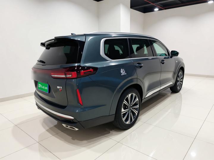 2023 400T RWD 6-Seater photo 6