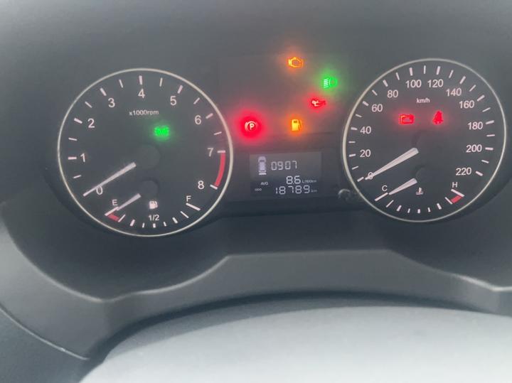 Refine M3 2023 PLUS 1.8L 9-Seater Comfort photo 4