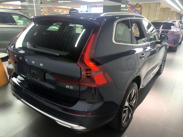 XC60 2026 B5 AWD Luxury photo 4