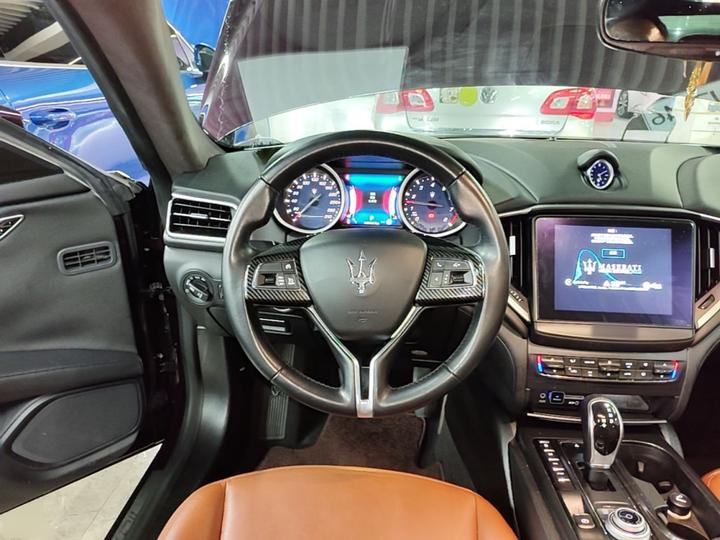 Ghibli 2017 3.0T Standard photo 6
