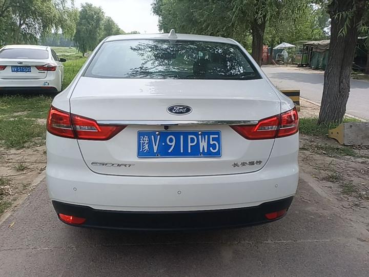 Escort 2019 Facelift 1.5L AT China V photo 3