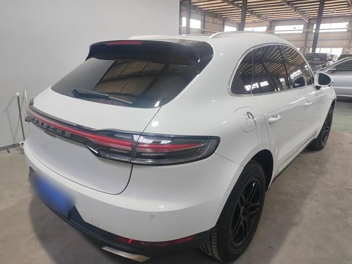2017 Macan 2.0T photo 4