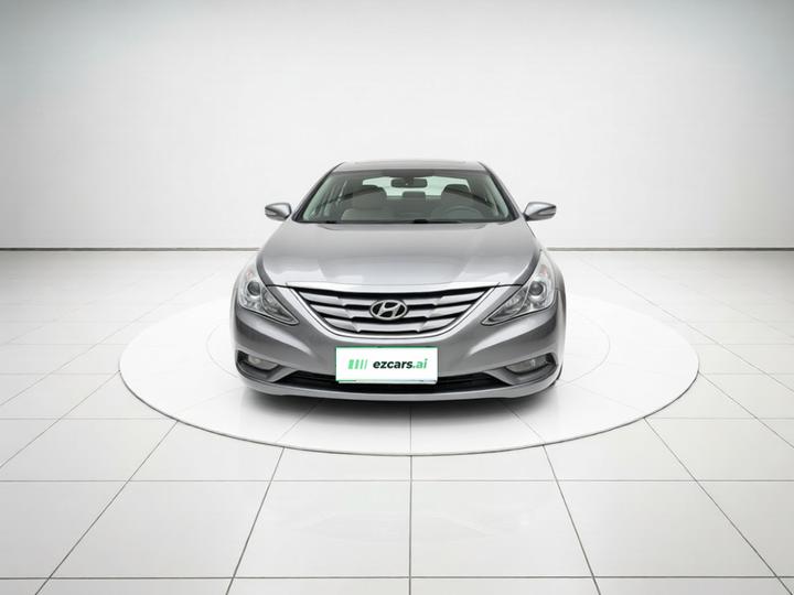 Sonata 2011 2.0L AT Leading photo 2